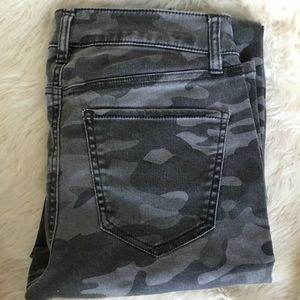 Moto camo jeans